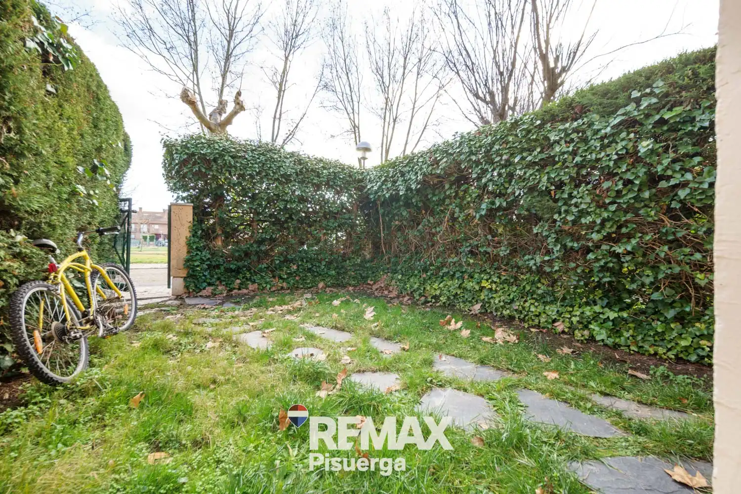 Jardín de Casa o chalet en venta en Simancas con Calefacción, Terraza y Trastero