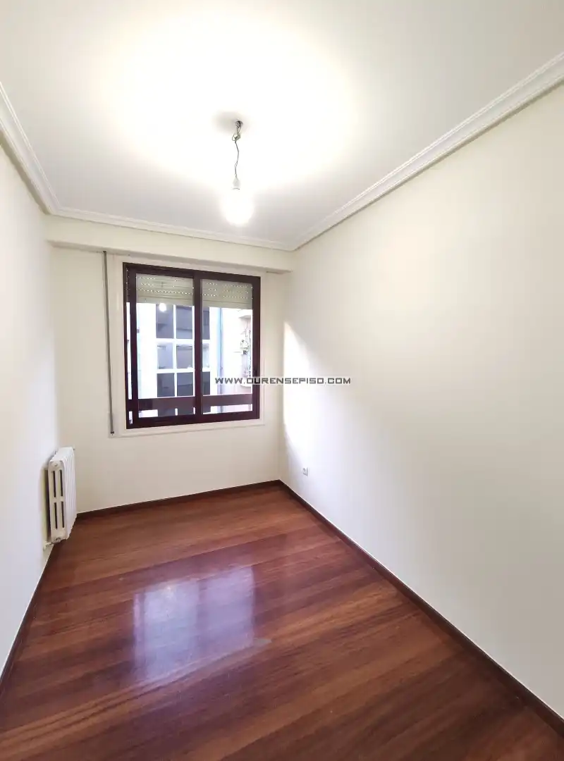 Bedroom of Flat for rent in Ourense Capital   with Heating, Oven and Washing machine