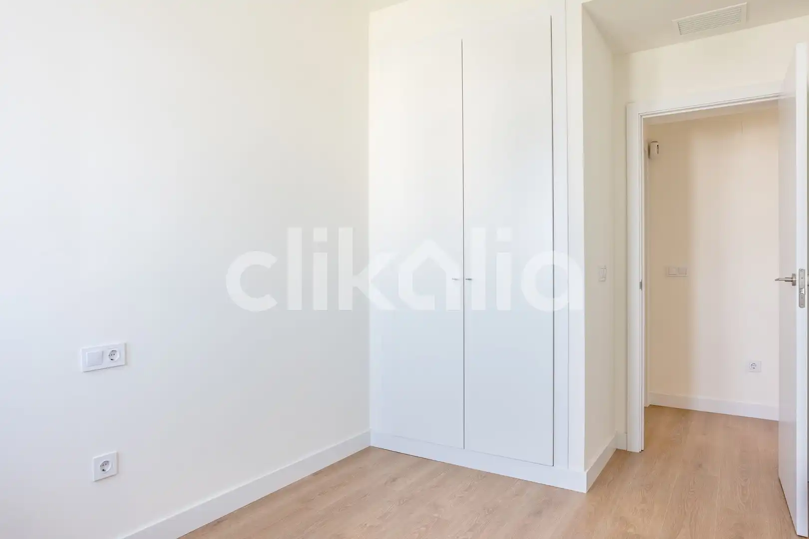 Habitación de Piso en venta en Sevilla con Aire acondicionado y Jardín privado