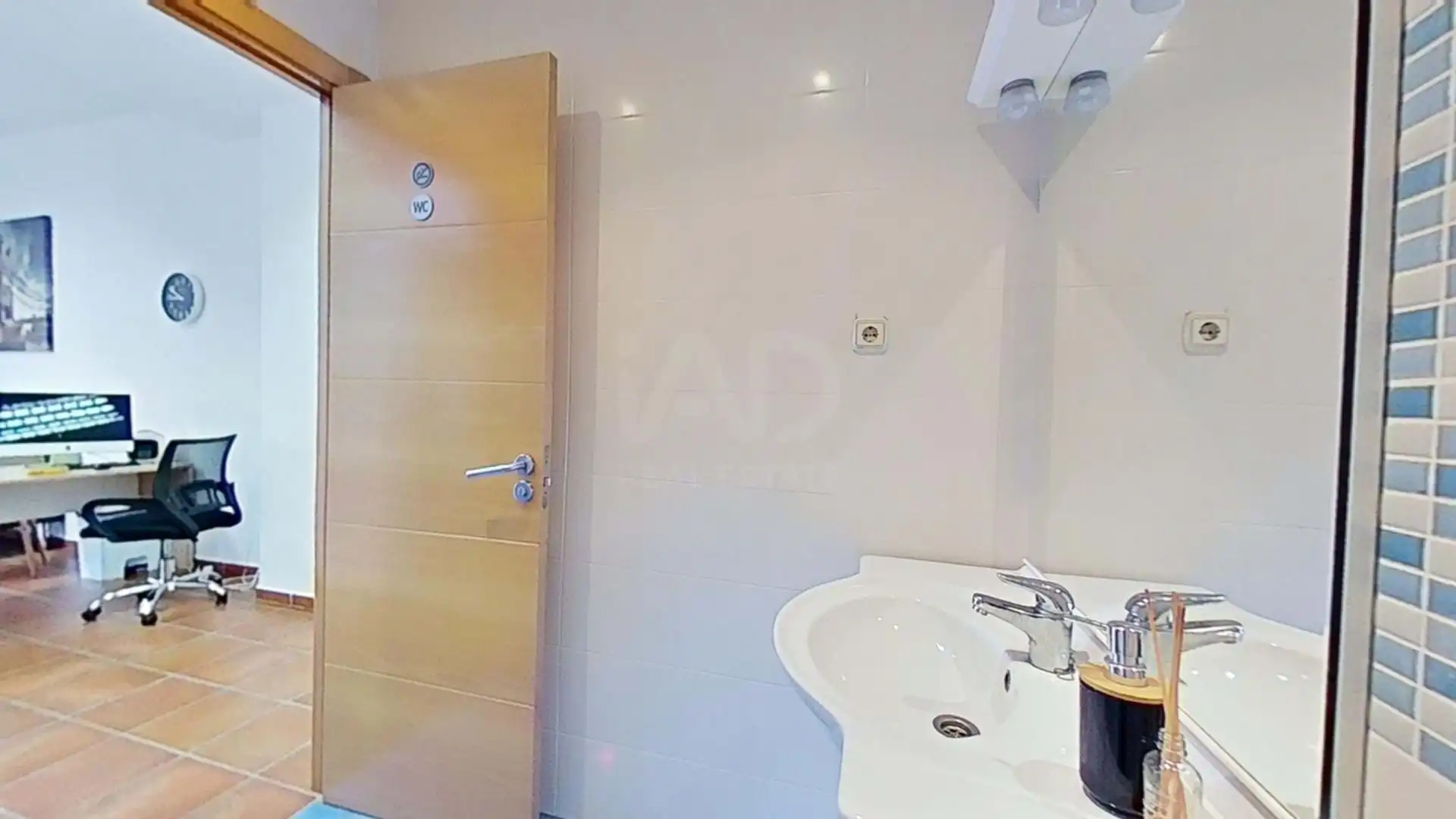 Baño de Local en venta en Calafell