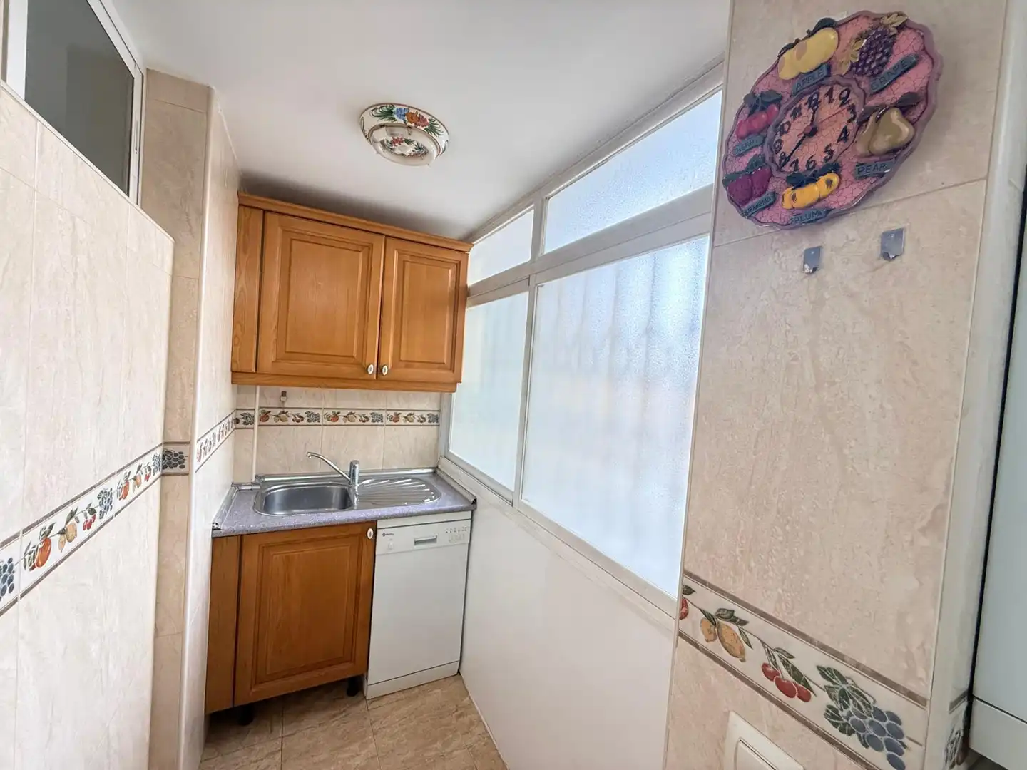 Kitchen of Flat for rent in Ciudad Lineal