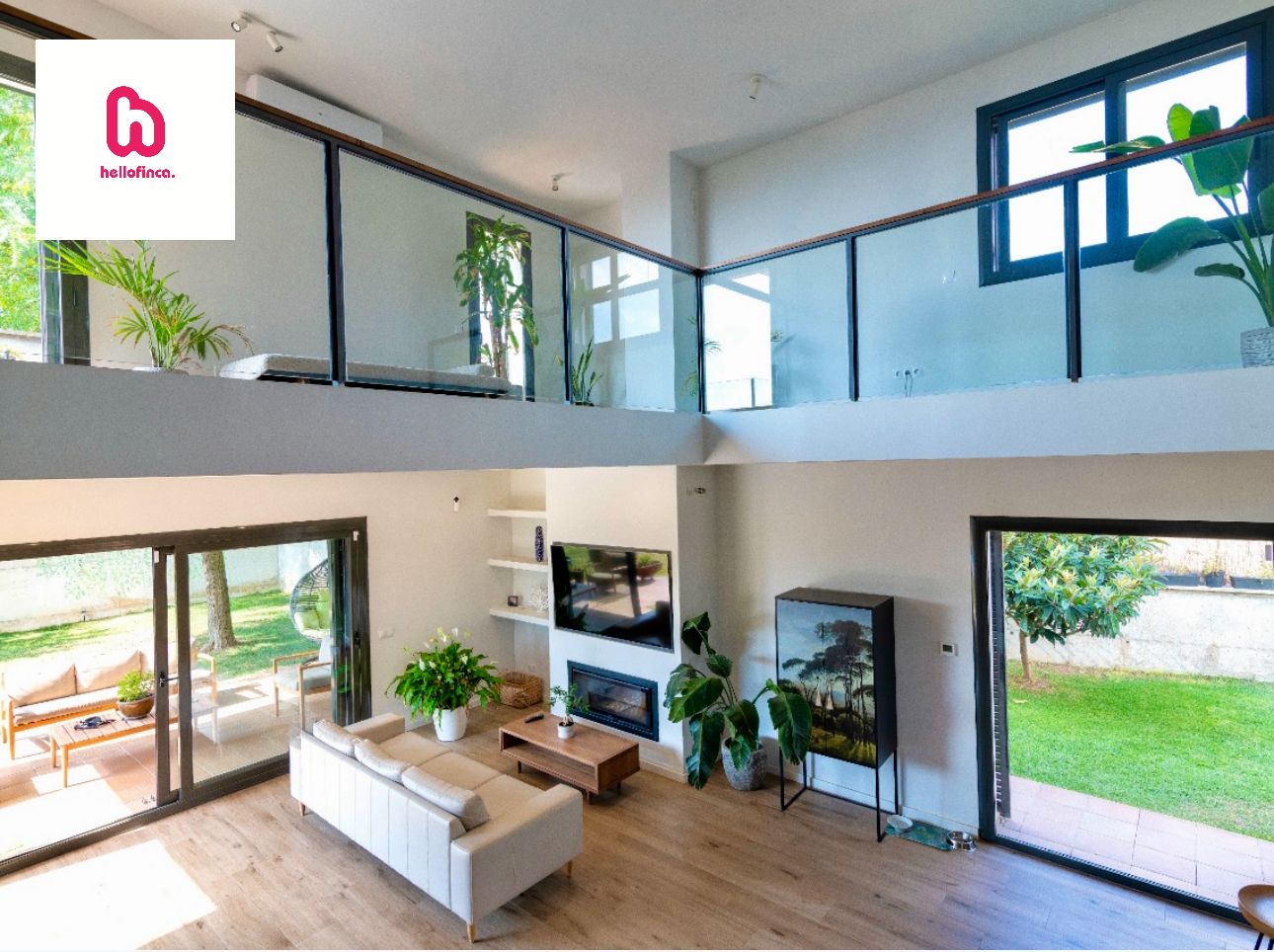 Sala d'estar de Casa o xalet en venda en Mataró amb Aire condicionat, Calefacció i Jardí privat