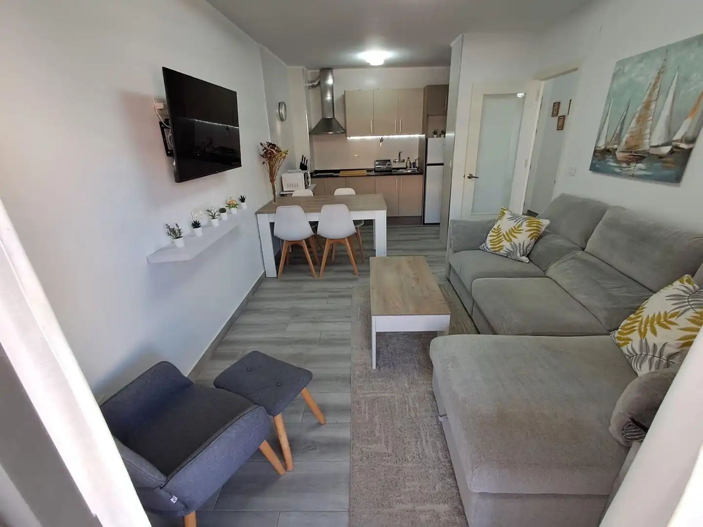 Sala d'estar de Pis de lloguer en Torrevieja amb Aire condicionat, Calefacció i Terrassa