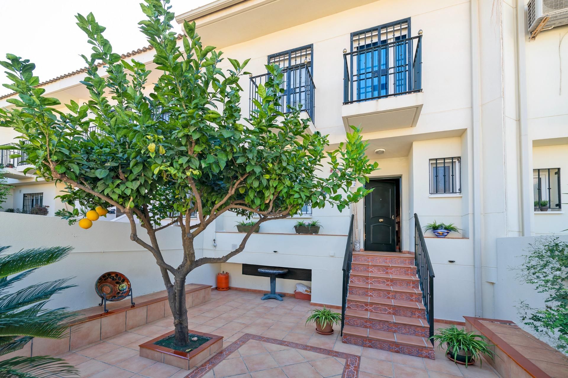 Vista exterior de Casa adosada en venda en Málaga Capital amb Aire condicionat, Terrassa i Traster
