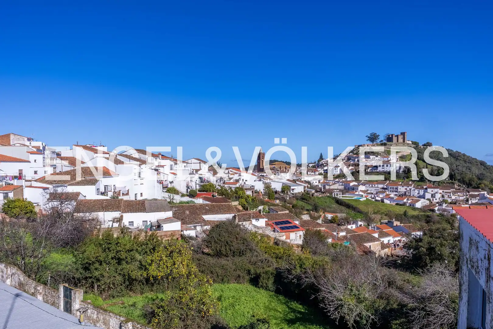 Vista exterior de Casa o xalet en venda en Cortegana amb Calefacció, Jardí privat i Terrassa