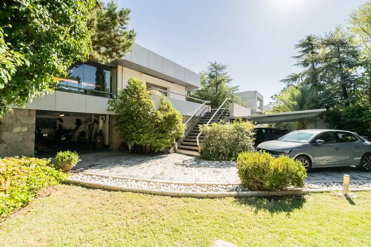 Vista exterior de Casa o chalet en venta en Las Rozas de Madrid