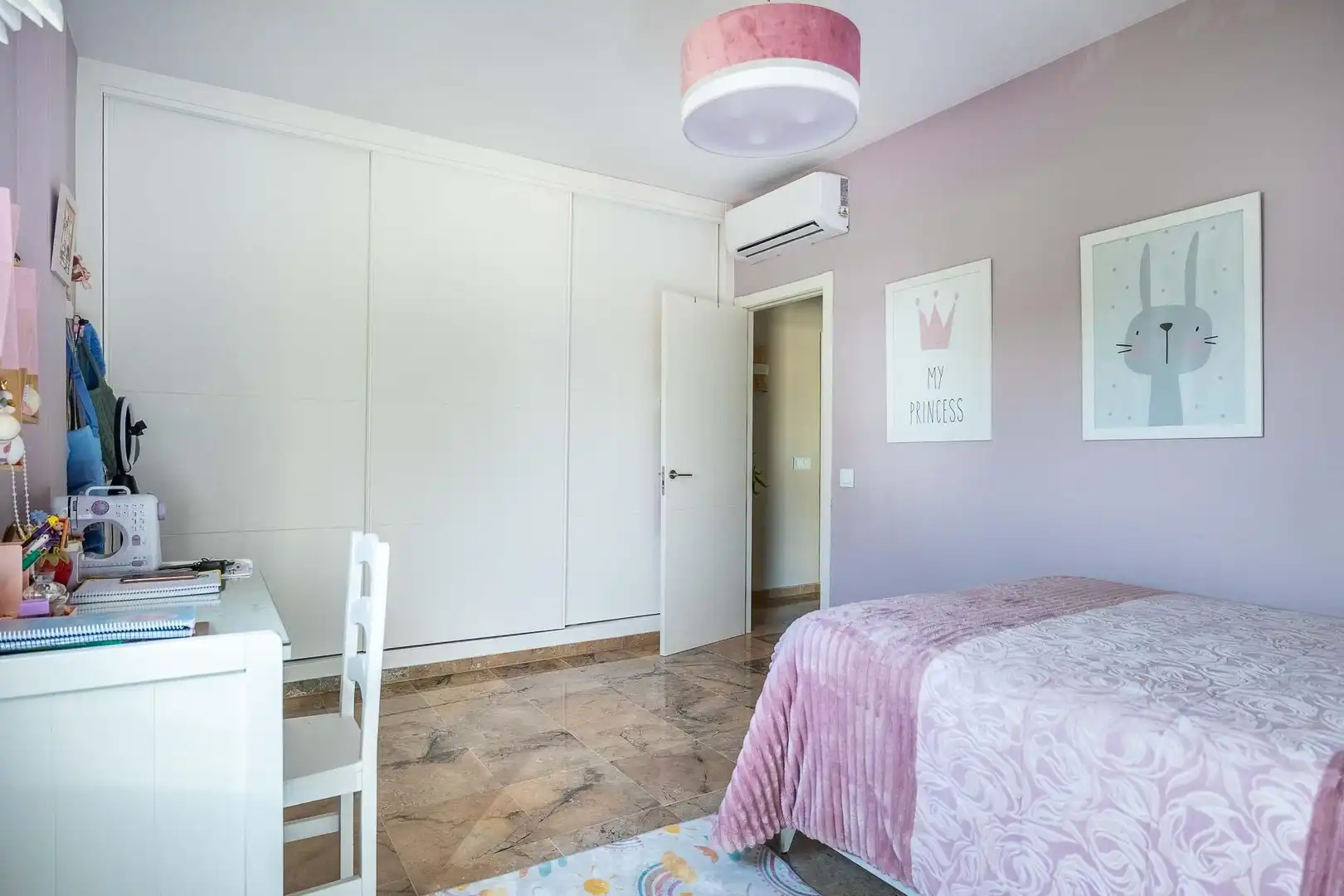 Habitación de Casa o chalet en venta en Montequinto con Aire acondicionado, Jardín privado y Terraza