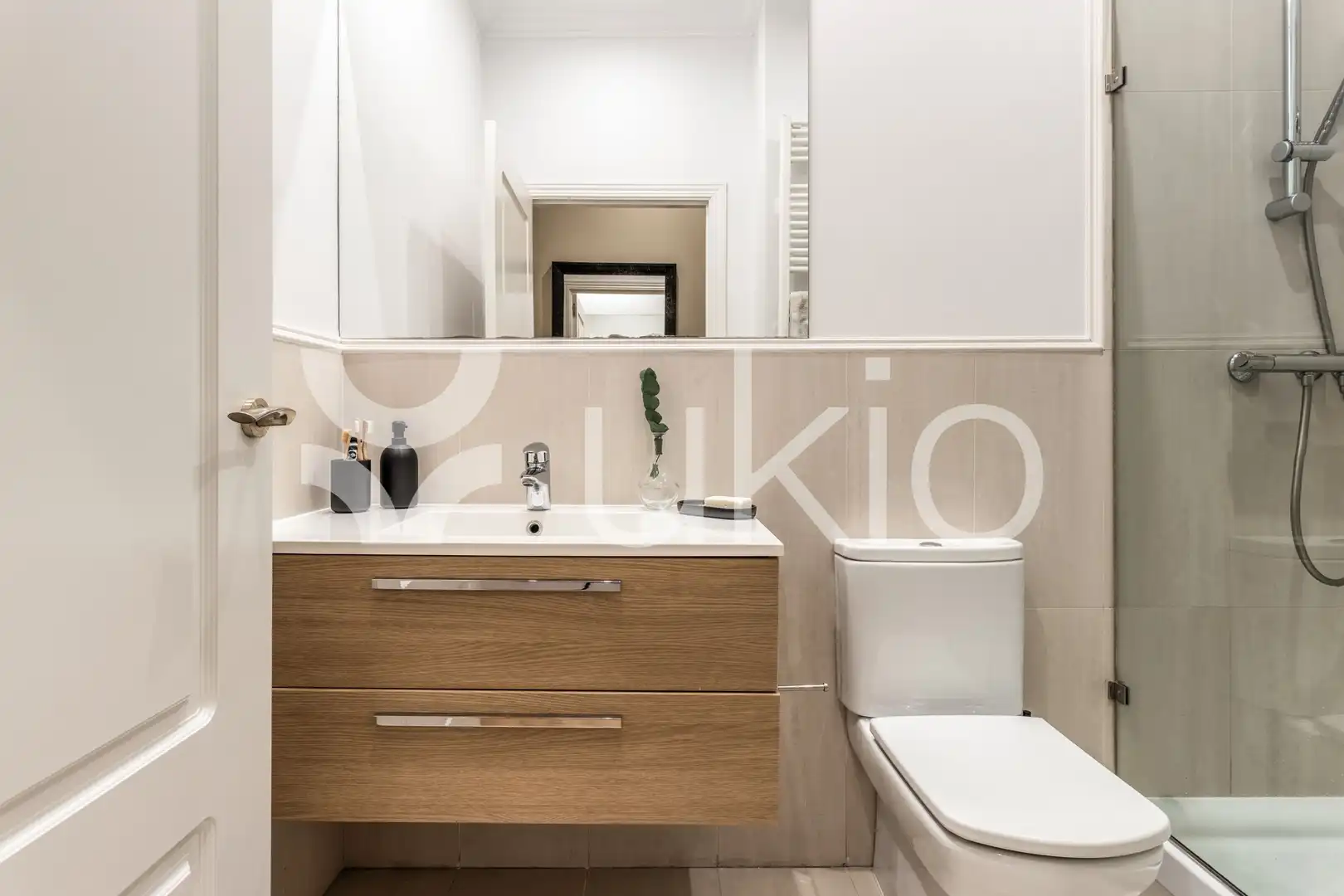 Bathroom of Flat for rent in Madrid  with Air Conditioner, Heating and Terrace