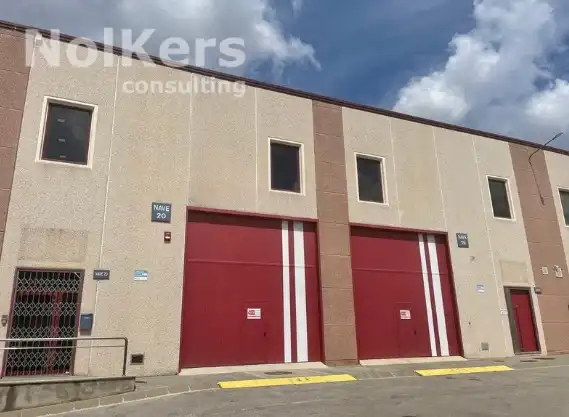 Vista exterior de Nave industrial de alquiler en Abrera