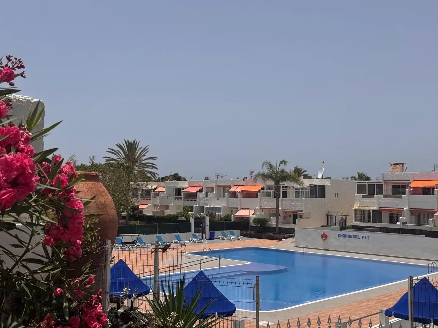 Vista exterior de Apartamento en venta en Arona con Terraza, Amueblado y Piscina comunitaria
