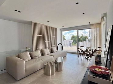 Villa con piscina in vendita a Carrer del mati