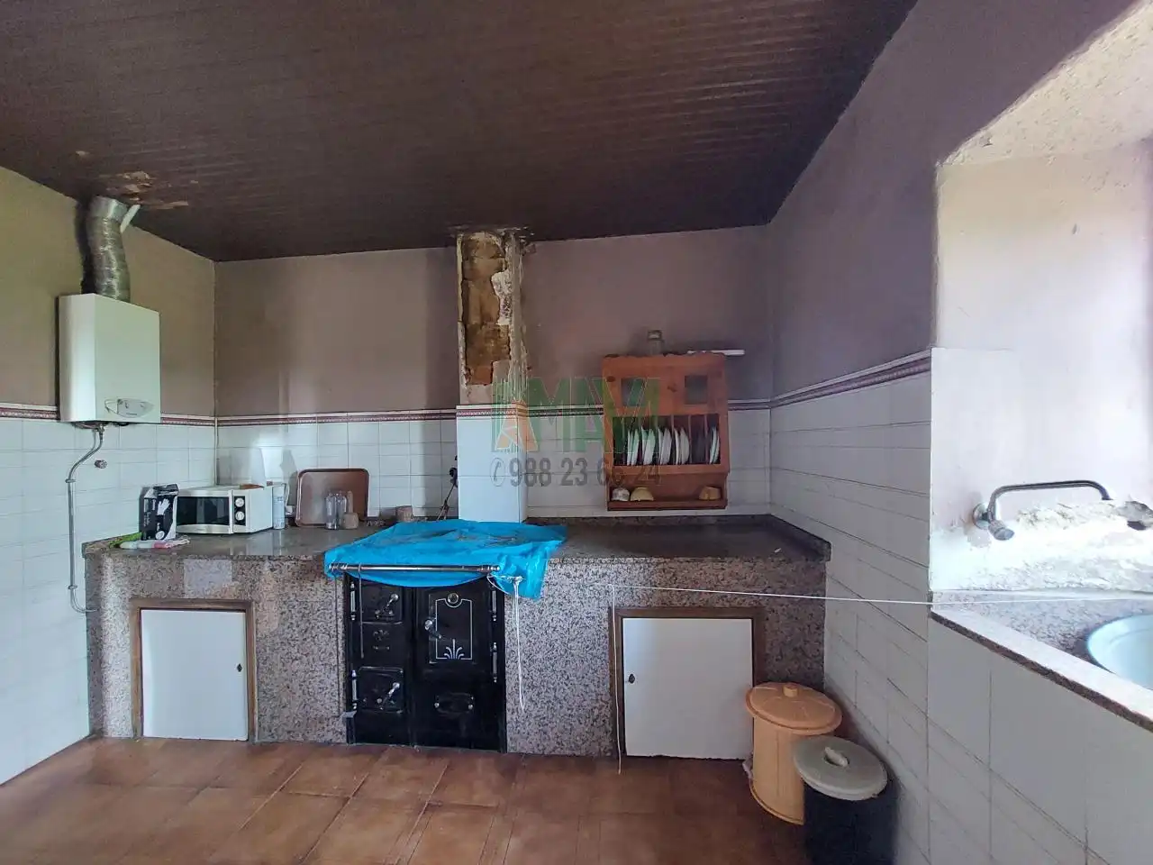 Cuina de Casa o xalet en venda en Coles amb Calefacció, Jardí privat i Terrassa