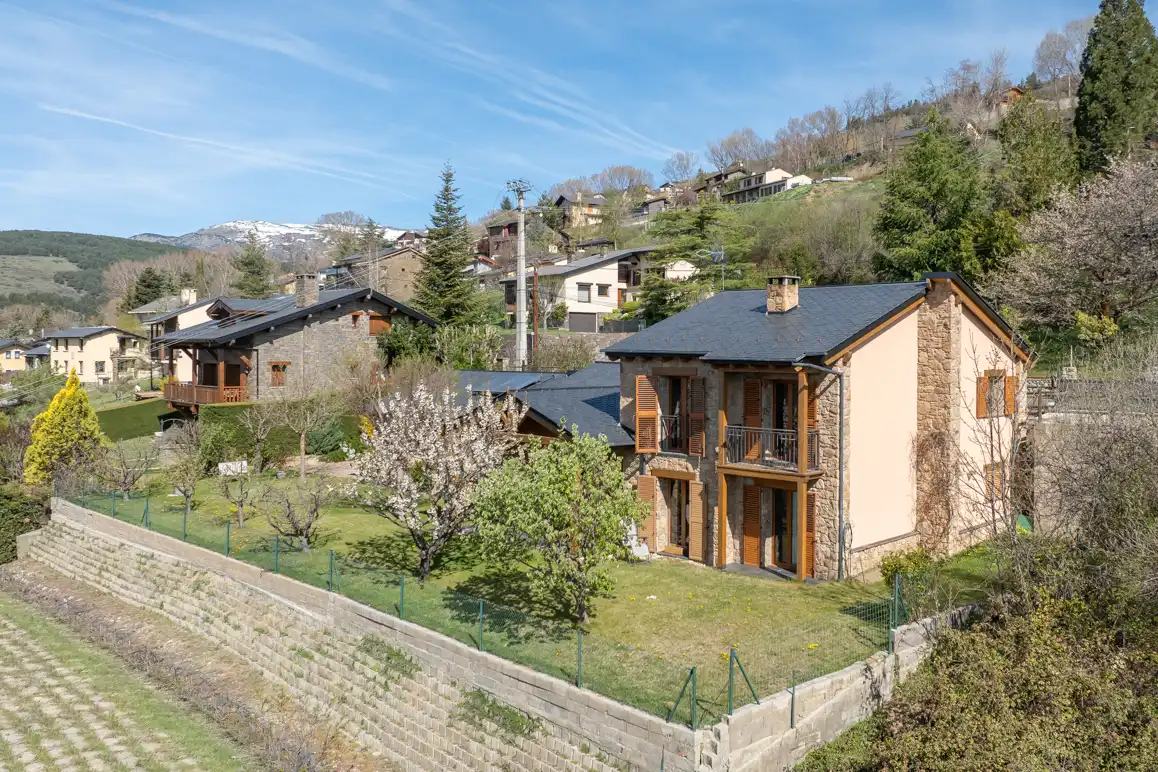 Vista exterior de Casa o chalet en venta en Estavar con Calefacción, Jardín privado y Parquet