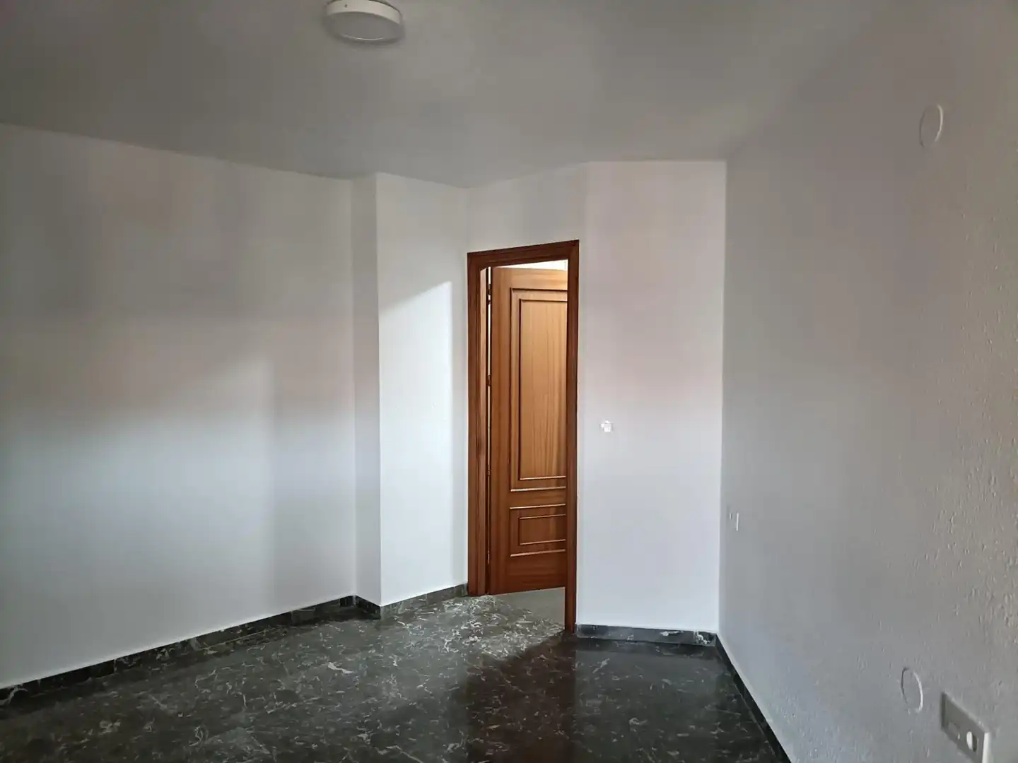 Wohnung zur Miete in Granada mit Heizung, Privatgarten und Terrasse