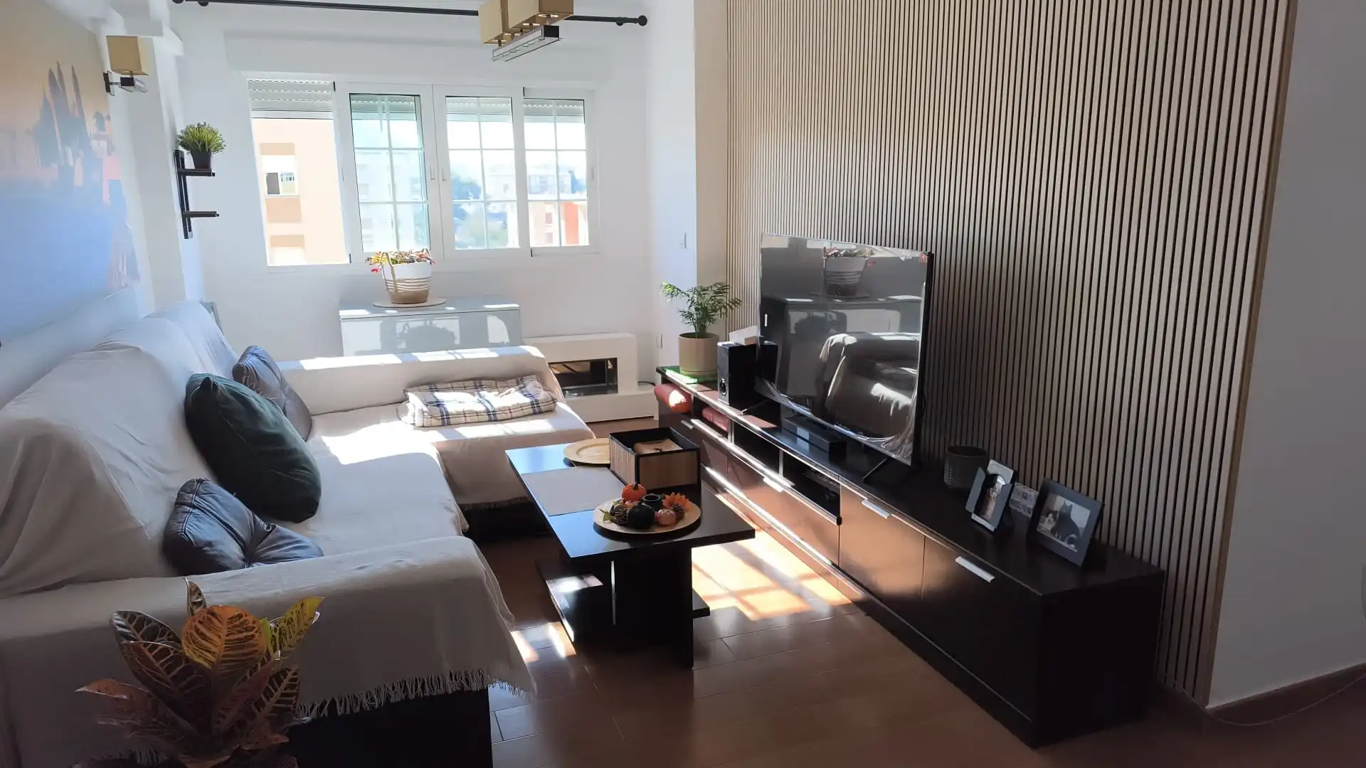 Wohnzimmer von Wohnung zur Miete in La Línea de la Concepción mit Terrasse, Möbliert und Ofen
