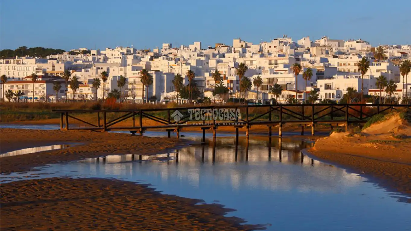 Vista exterior de Casa adosada en venta en Conil de la Frontera con Terraza