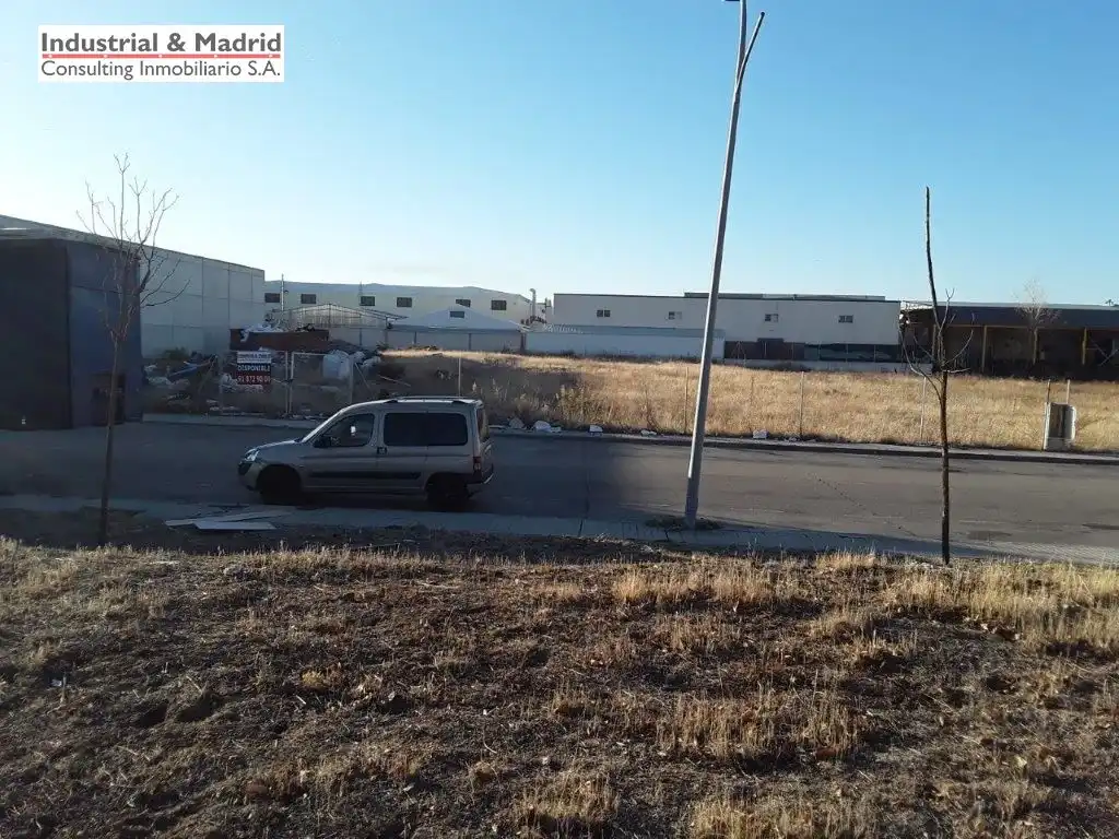 Terreno industrial en venta en Loeches
