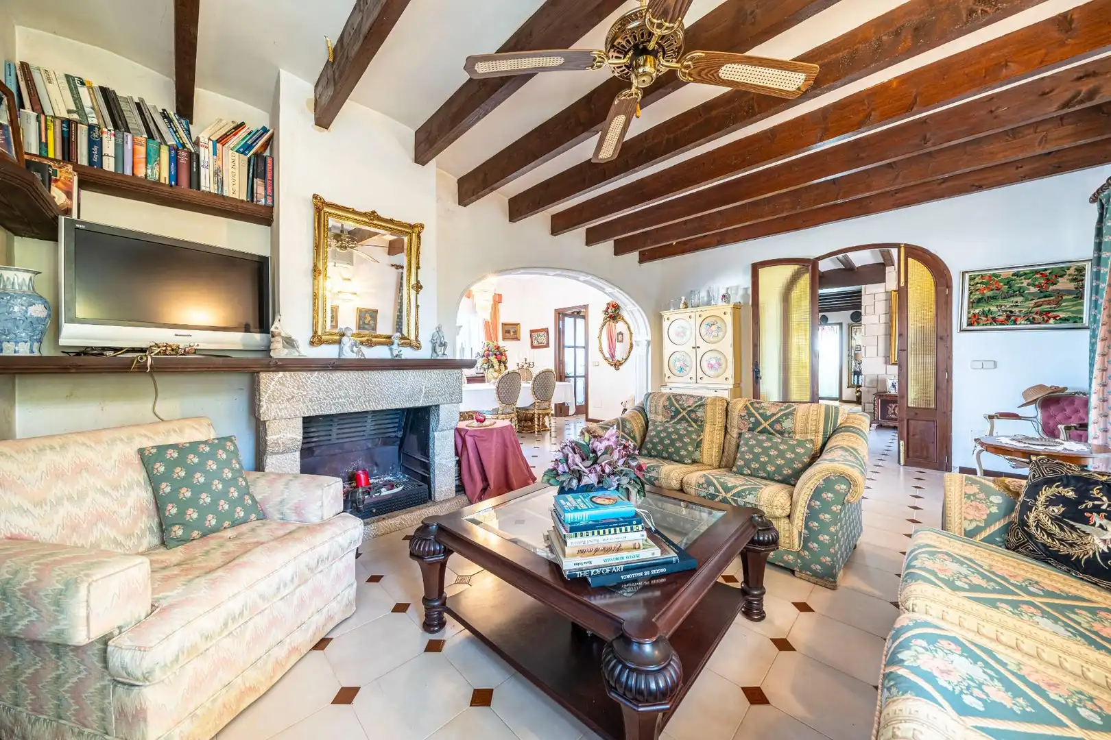 Living room of Houses for sale in Llucmajor  with Air Conditioner, Heating and Private garden