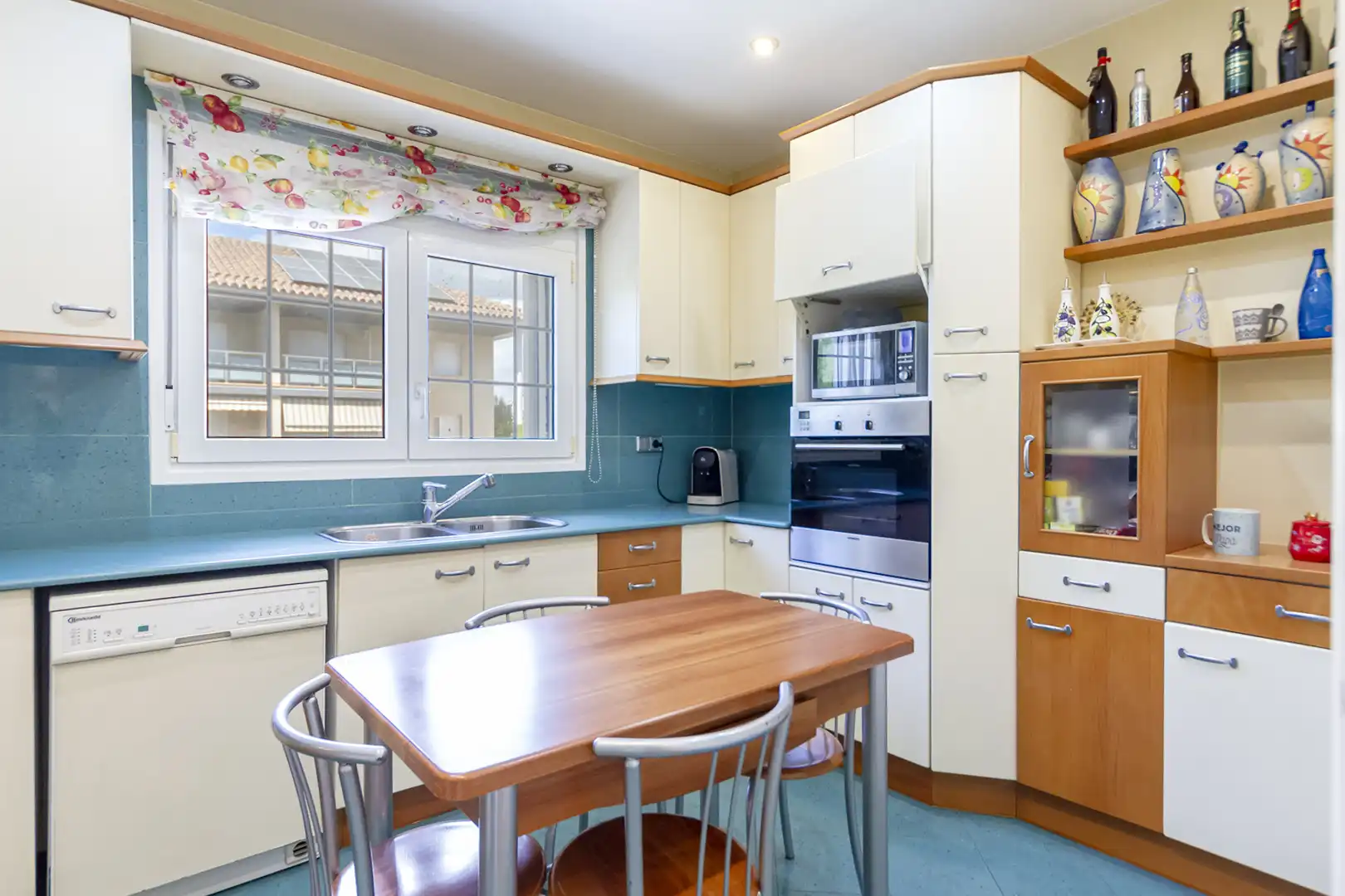 Cocina de Casa o chalet en venta en Martorell con Aire acondicionado, Calefacción y Jardín privado