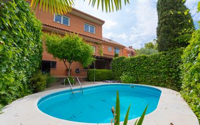 Jardí de Casa o xalet en venda en Colmenar Viejo amb Calefacció, Jardí privat i Piscina