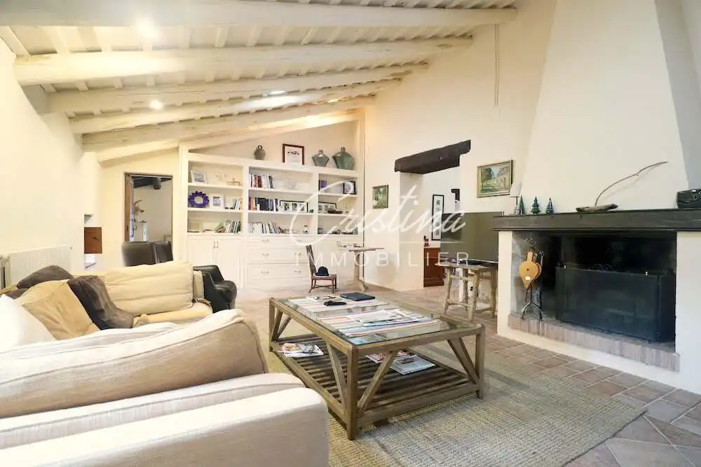 Wohnzimmer von Country house zum Verkauf in Santa Cristina d'Aro mit Heizung, Privatgarten und Schwimmbad