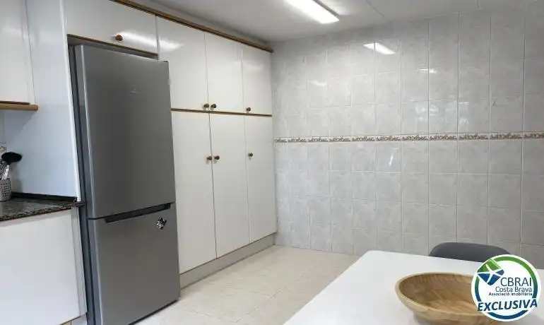 Cuina de Casa o xalet en venda en Roses amb Calefacció, Jardí privat i Terrassa