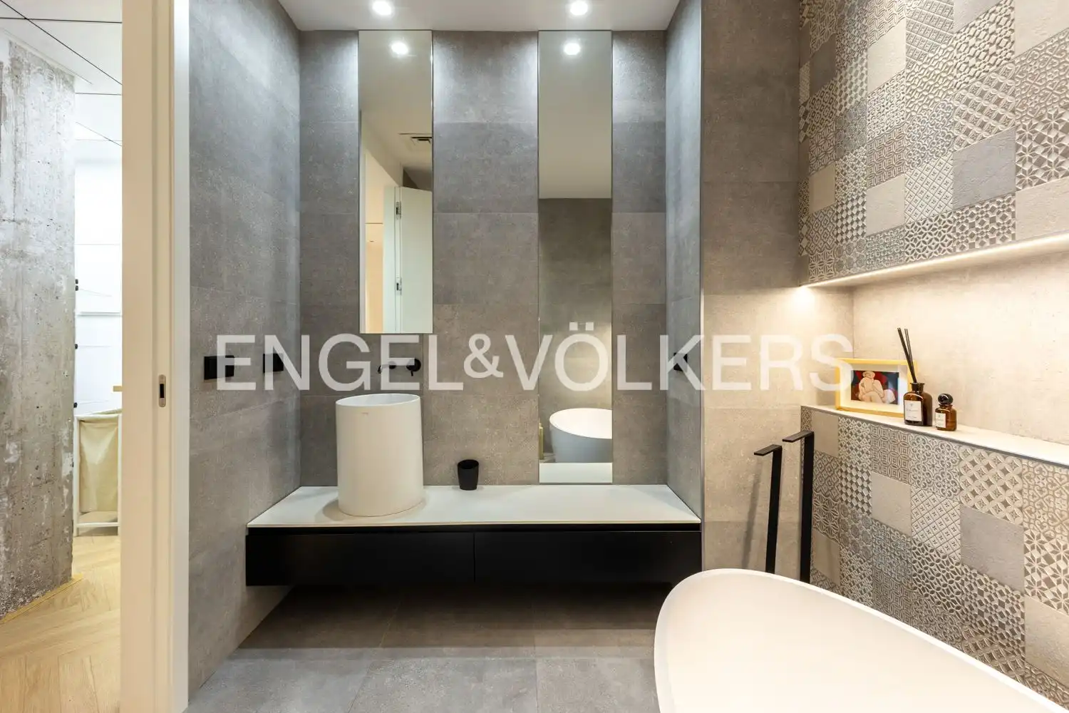 Badezimmer von Wohnung zur Miete in Ciutat Vella 