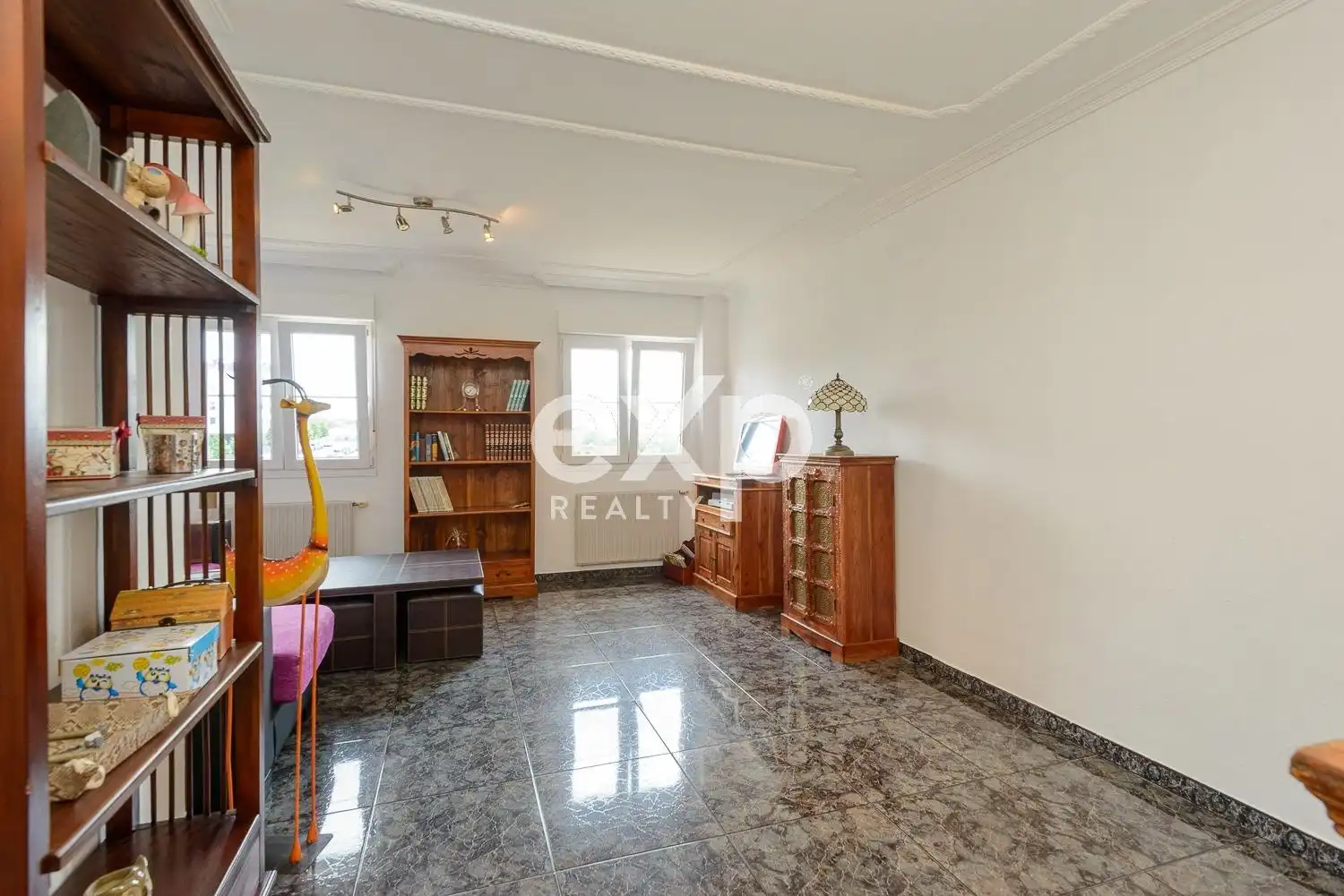 Sala d'estar de Pis en venda en Gijón  amb Calefacció i Moblat