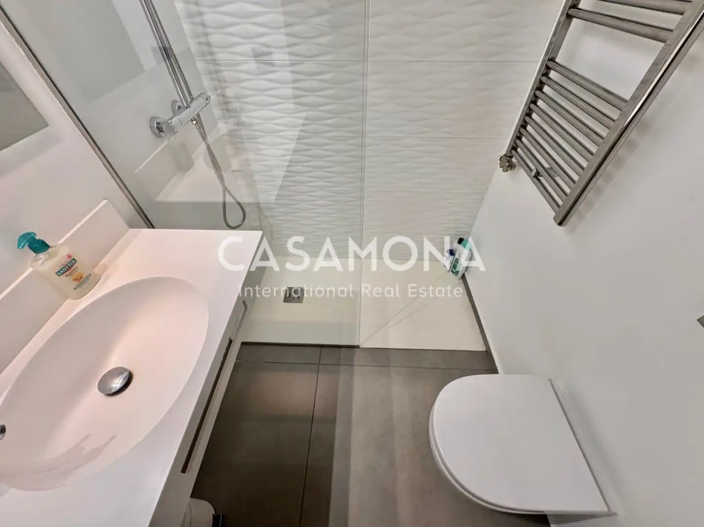 Badezimmer von Maisonette zur Miete in Barcelona mit Klimaanlage, Heizung und Abstellraum