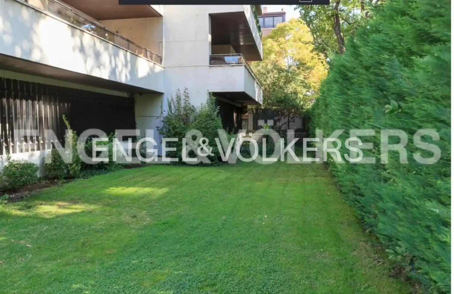Vista exterior de Pis en venda en Madrid amb Aire condicionat, Calefacció i Jardí privat