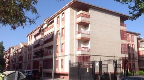 Foto 2 de Piso en venta en C/ Rigoberta Menchu, Parque Nueva Granada,  Granada Capital