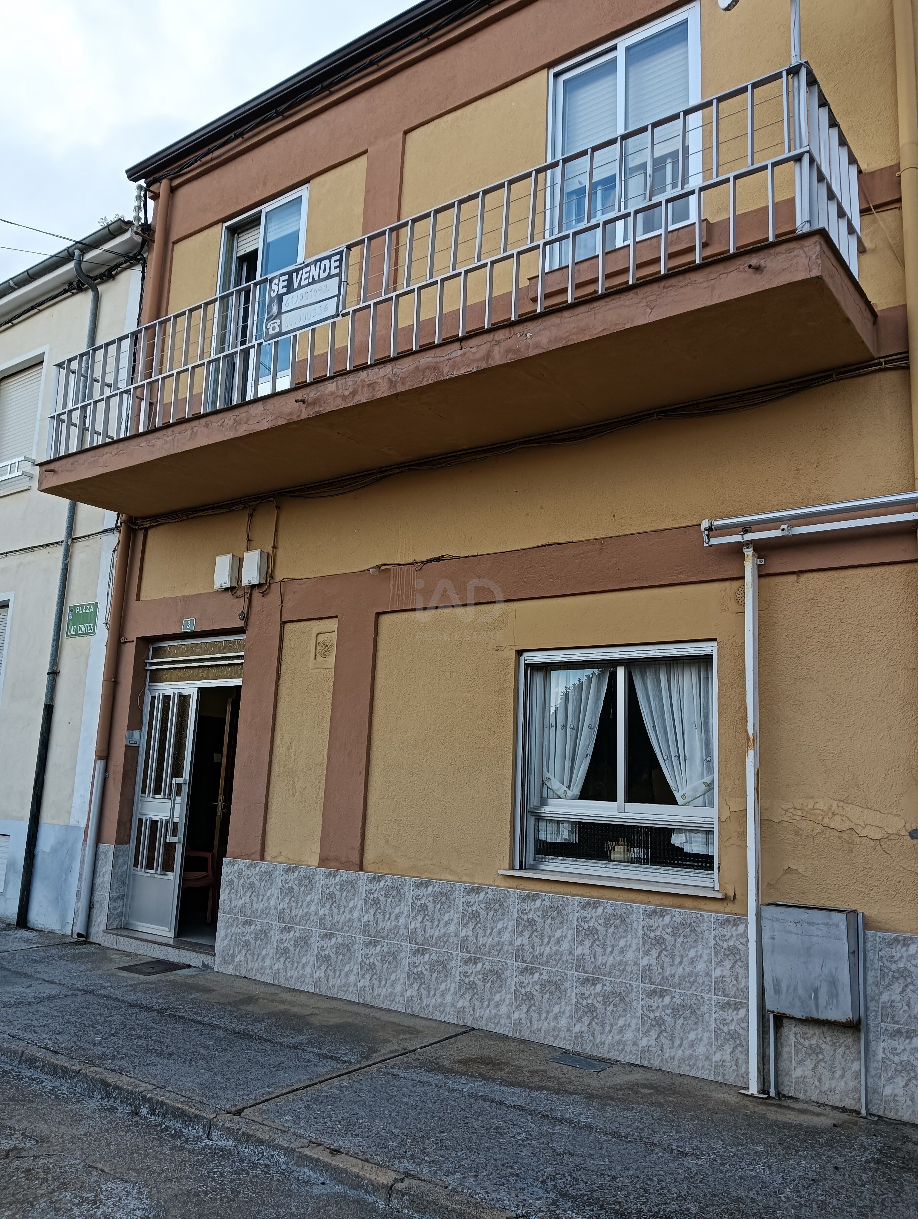Exterior view of Building for sale in Villamontán de la Valduerna