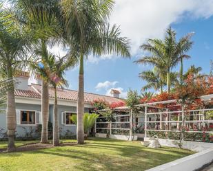 Exterior view of House or chalet for sale in Las Palmas de Gran Canaria  with Air Conditioner, Private garden and Parquet flooring