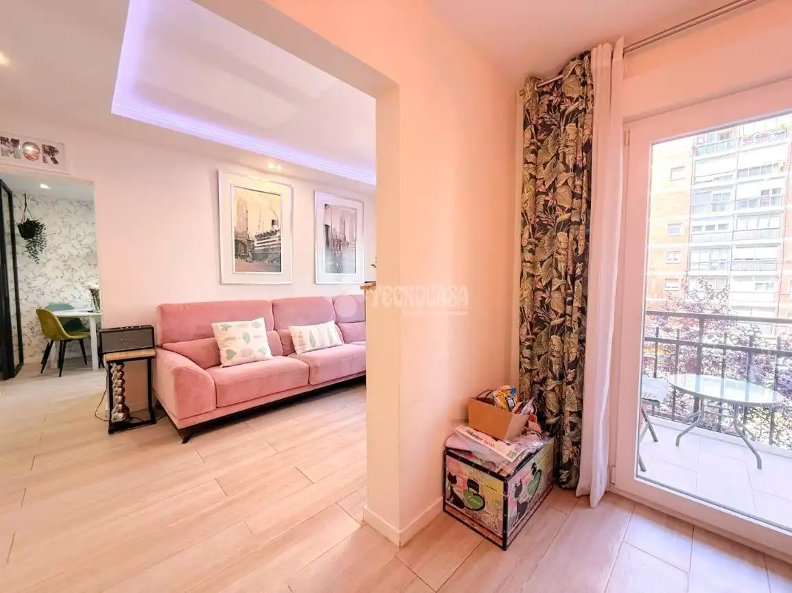 Living room of Flat for sale in Madrid  with Air Conditioner and Heating
