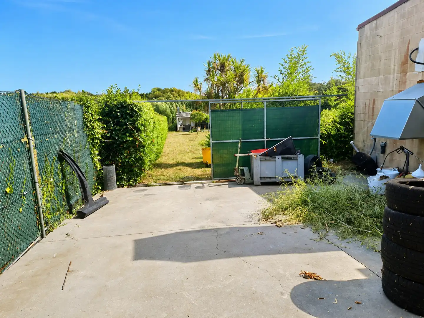 Aparcament de Casa o xalet en venda en Ribeira amb Jardí privat, Terrassa i Moblat
