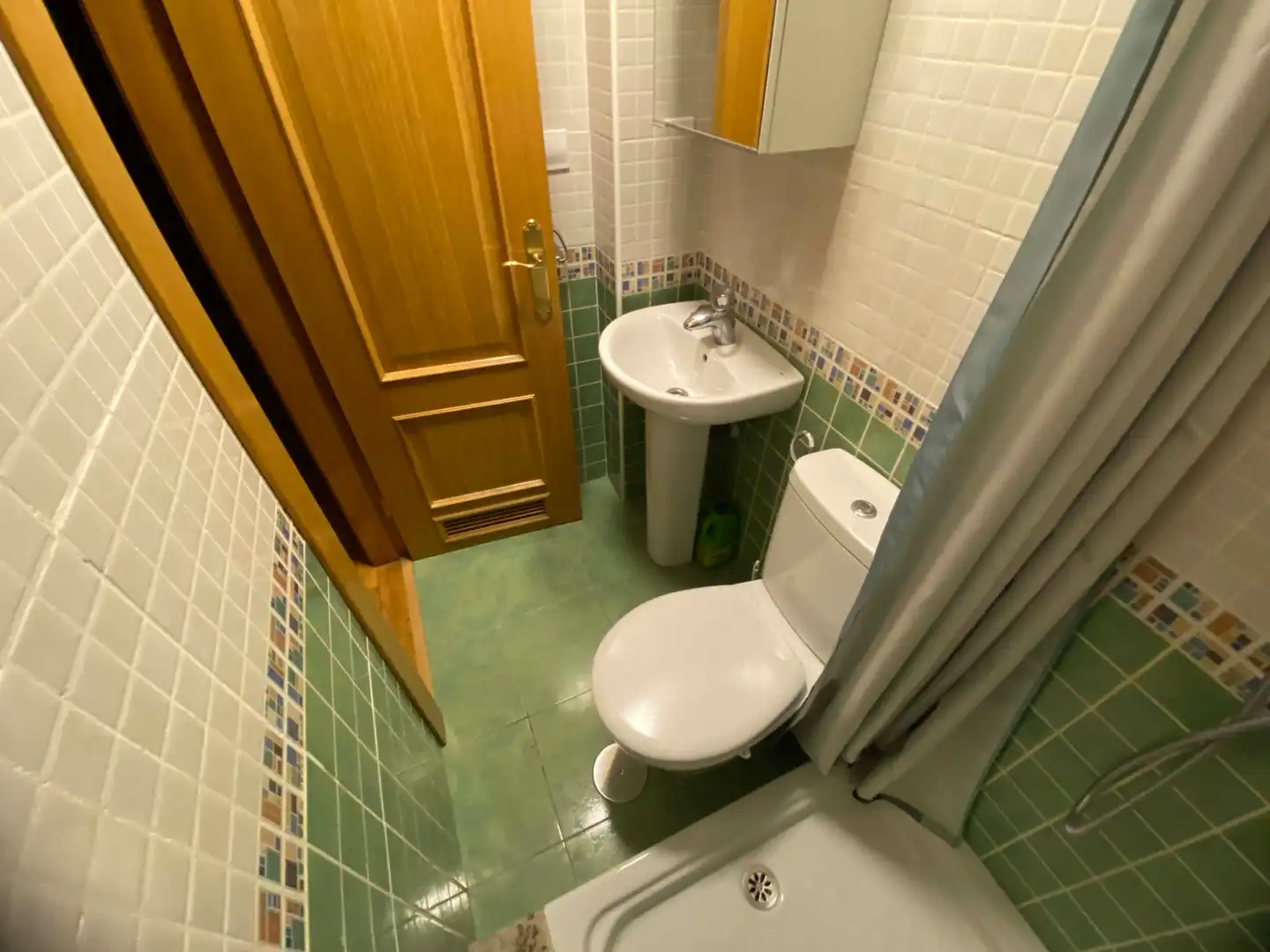 Bany de Pis en venda en Laviana amb Calefacció, Parquet i Traster