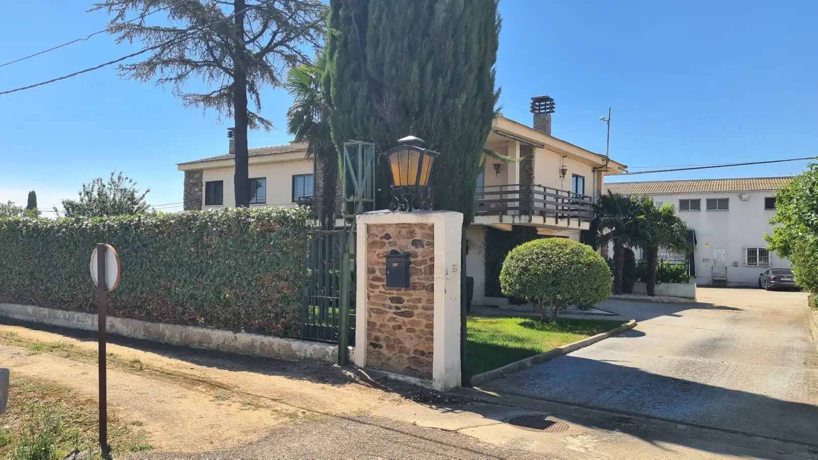 Vista exterior de Casa o xalet en venda en Zamora Capital  amb Calefacció, Jardí privat i Terrassa