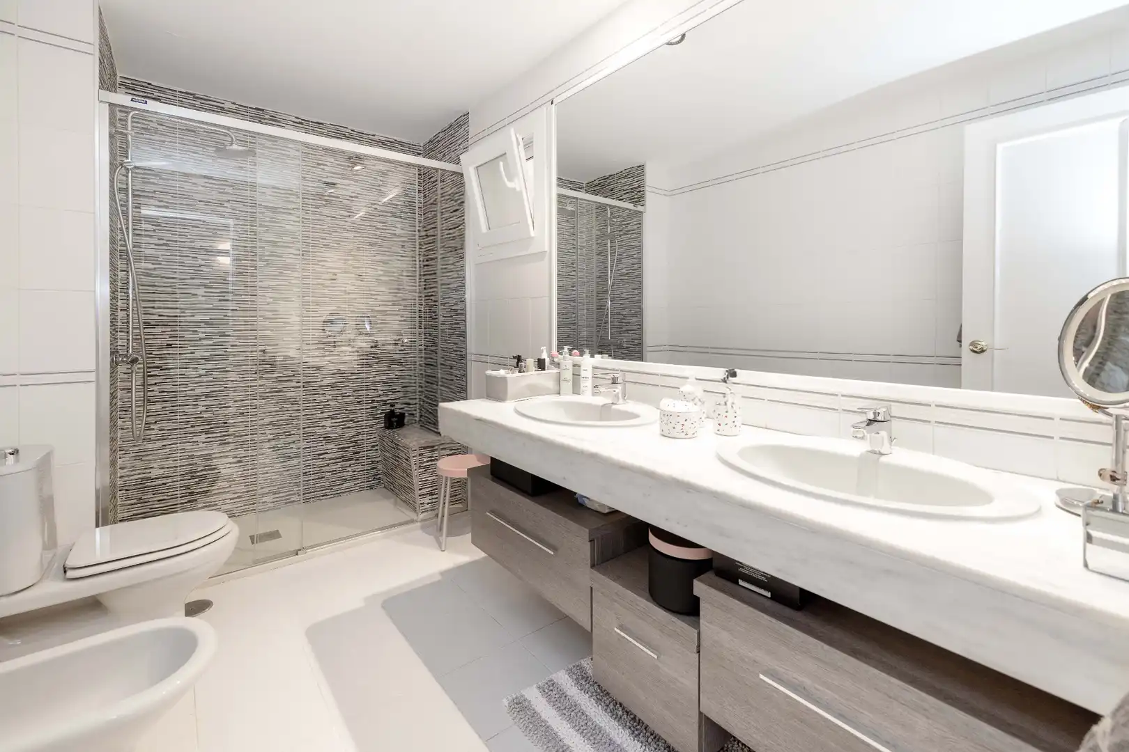 Badezimmer von Wohnung zum Verkauf in Málaga mit Klimaanlage, Privatgarten und Abstellraum