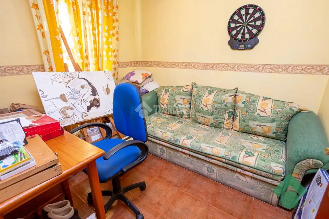 Dormitori de Casa adosada en venda en San Bernabé