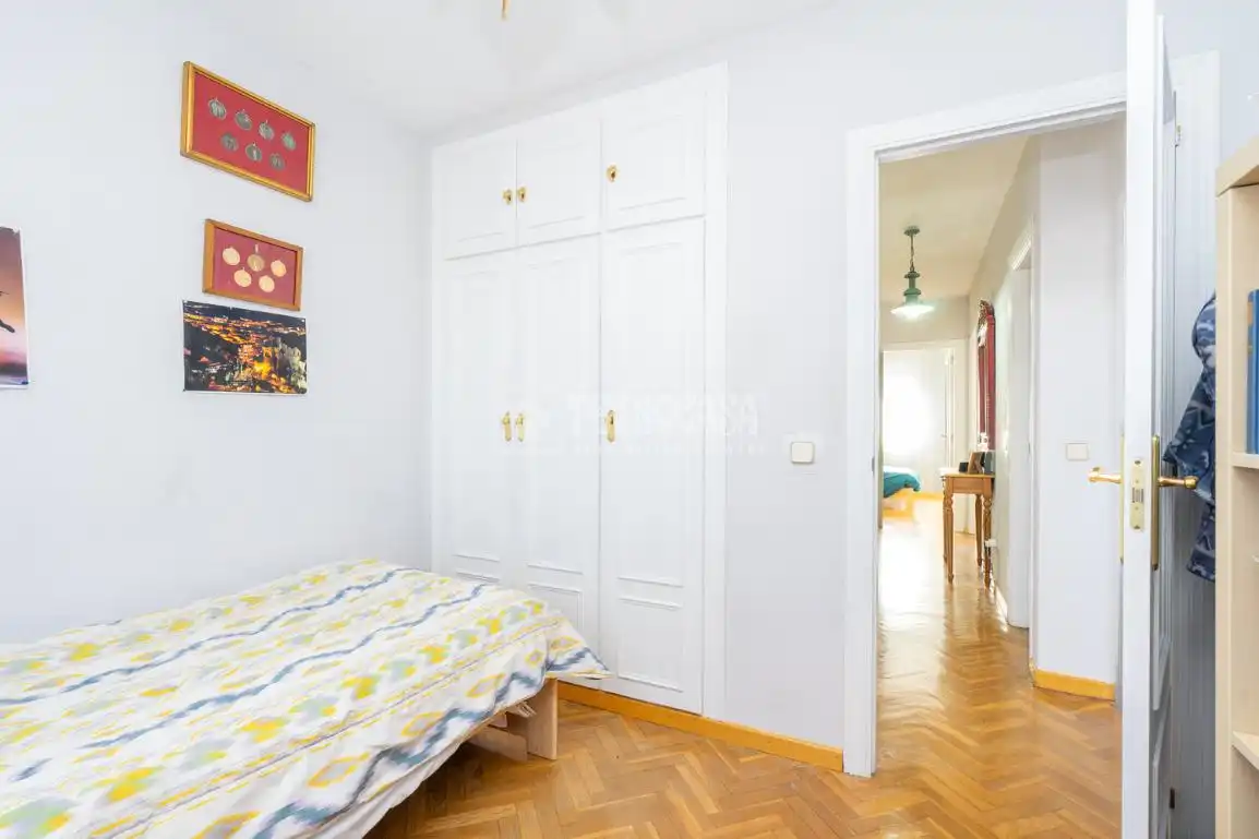 Habitación de Casa adosada en venta en Colmenar Viejo con Aire acondicionado, Jardín privado y Terraza