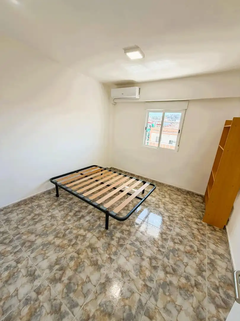 Schlafzimmer von Wohnung zur Miete in Alicante / Alacant mit Klimaanlage und Balkon