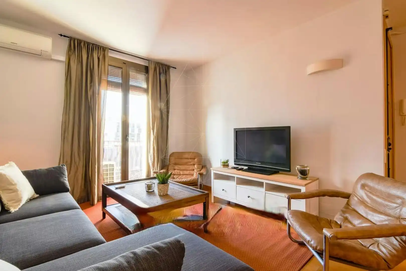 Sala de estar de Piso de alquiler en Barcelona con Aire acondicionado, Calefacción y Amueblado