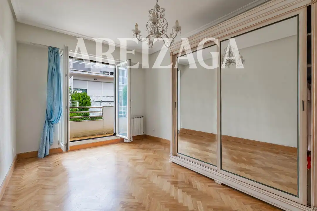 Dormitori de Casa o xalet en venda en Donostia - San Sebastián  amb Calefacció, Jardí privat i Terrassa