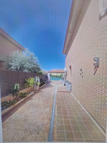 Casa adosada en Venta en Erustes