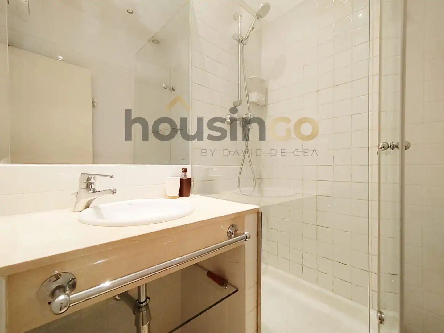 Bathroom of Duplexes for rent in Madrid  with Air Conditioner, Heating and Furnished