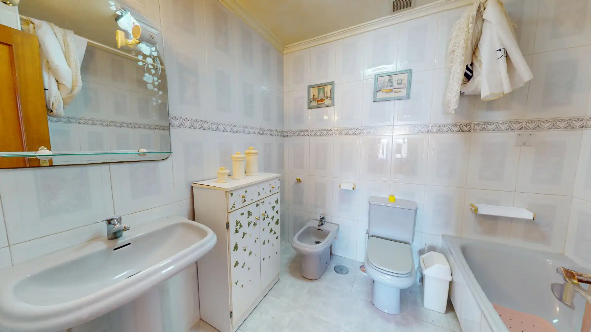 Baño de Casa adosada en venta en Elda con Aire acondicionado, Terraza y Trastero