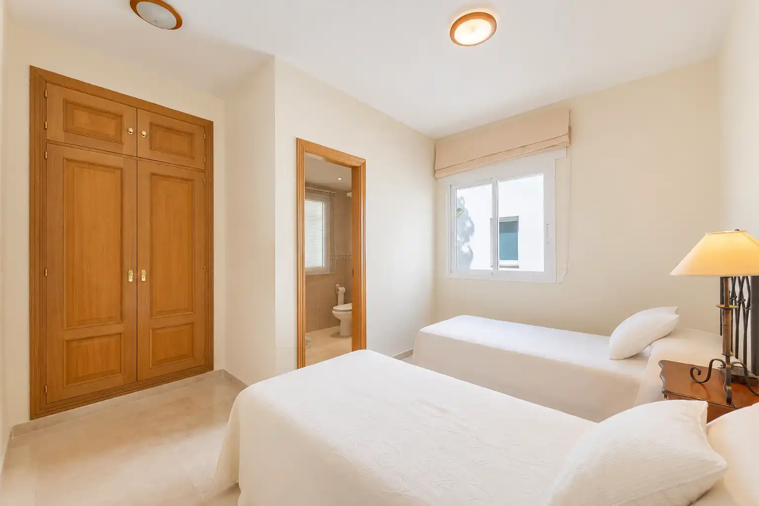 Bedroom of Flat for sale in Marbella  with Air Conditioner, Heating and Terrace