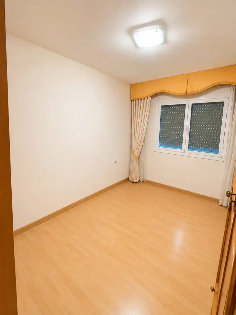 Habitación de Ático en venta en Santa Coloma de Gramenet con Balcón