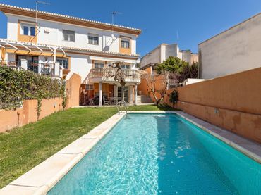 Maison avec balcon à vendre à Genil
