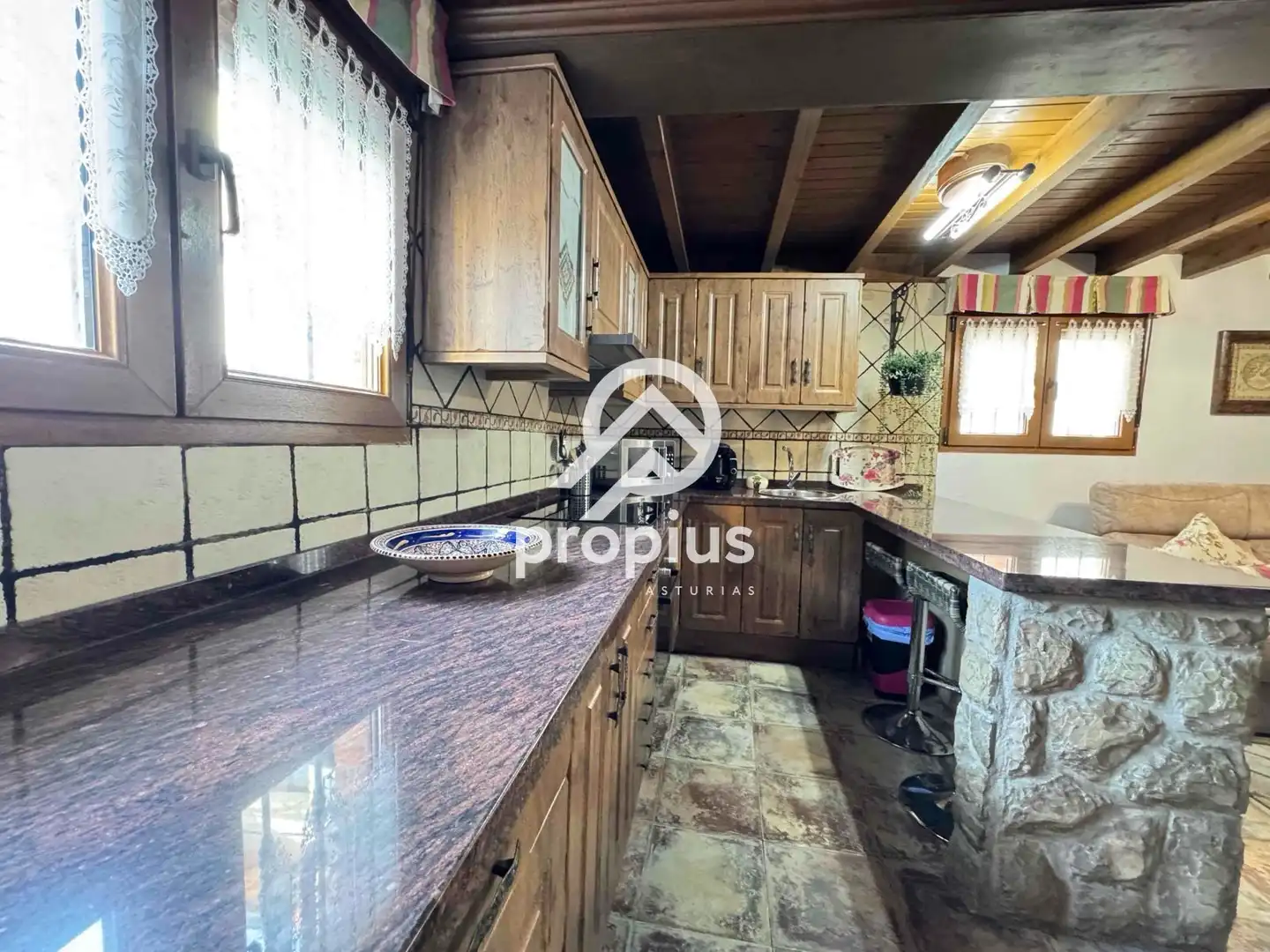 Cocina de Casa o chalet en venta en Parres con Calefacción, Jardín privado y Parquet